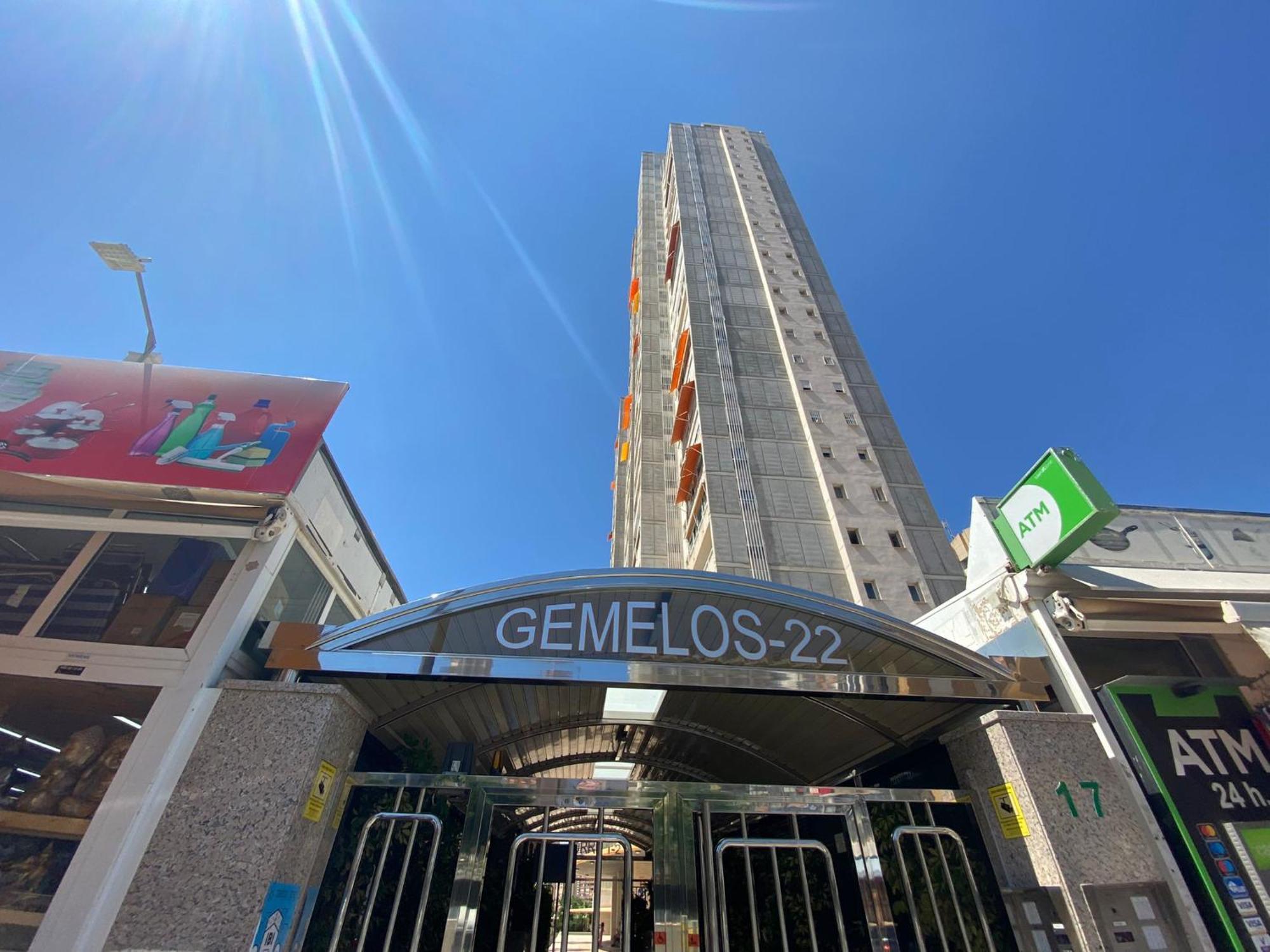 Gemelos 22-1-23 Benidorm Bagian luar foto